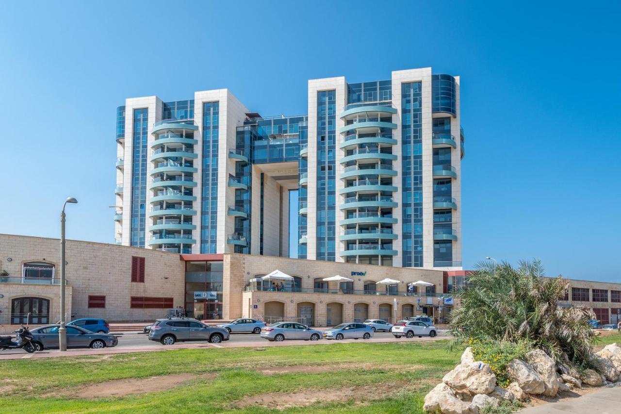 Front Of Beach Next Ritz Hotel - 3 Bedroom& 3 Bathroom Herzelia المظهر الخارجي الصورة